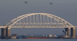 Russia opens fire on Ukrainian ships and captures three vessels
